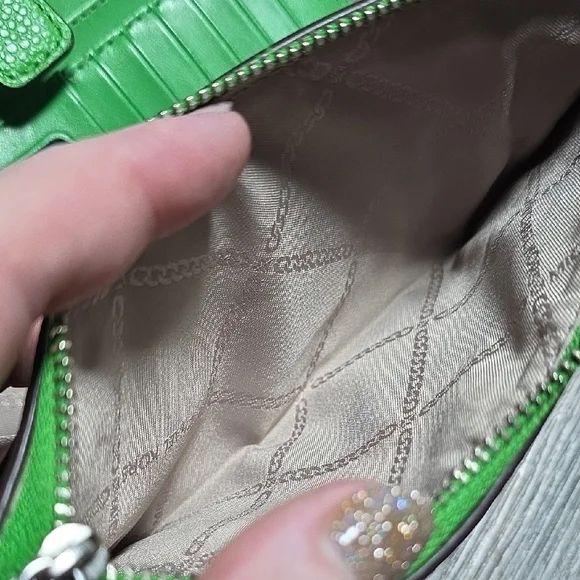 SOLD - Michael Kors | Pebbled Jet Set Travel Large Double Zip Wristlet Wallet - Picture 8 of 11